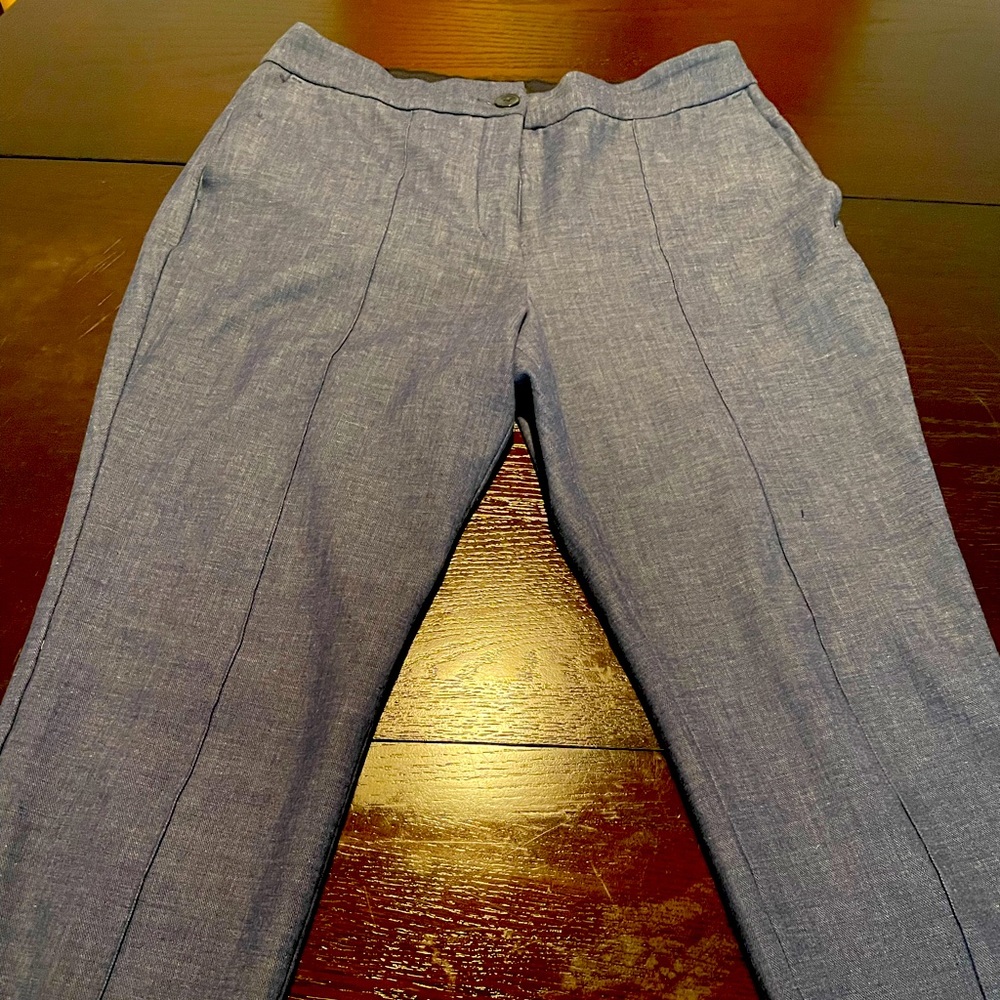 Size 10 Stretch Express Capris with a Jean Look